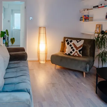 Hébergement de vacances Calm Cosy House With Beautiful Riverside Walk To Centre *
