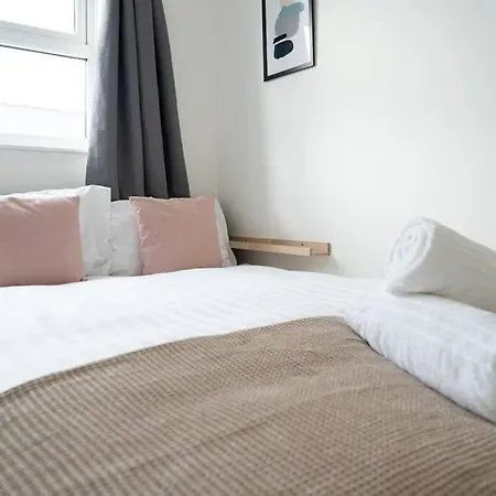 Calm Cosy House With Beautiful Riverside Walk To Centre *