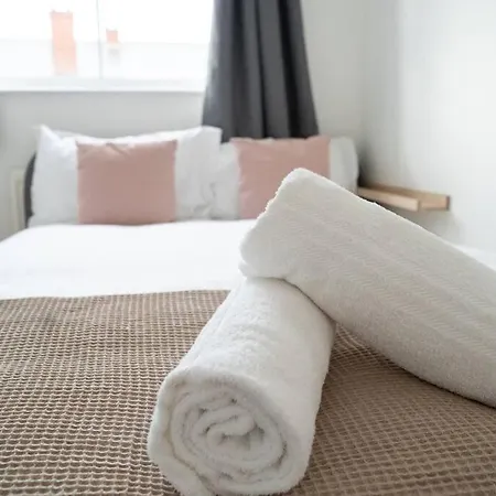 Calm Cosy House With Beautiful Riverside Walk To Centre *