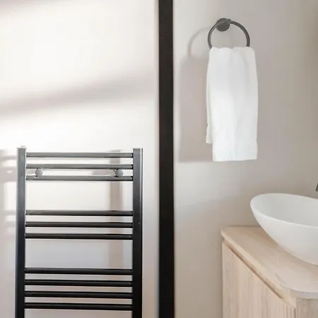 Calm Cosy House With Beautiful Riverside Walk To Centre *