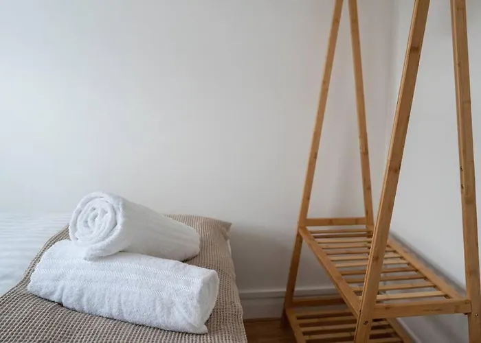 Dom wakacyjny Calm Cosy House With Beautiful Riverside Walk To Centre York