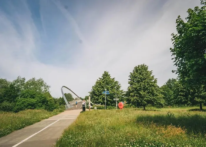 Calm Cosy House With Beautiful Riverside Walk To Centre Dom wakacyjny