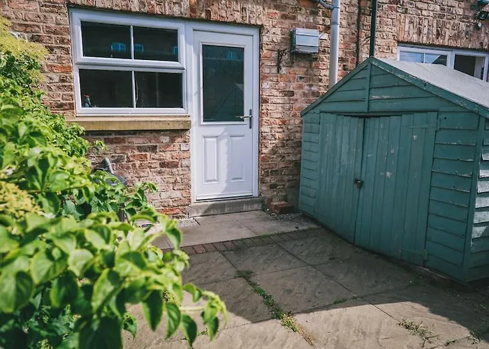 Calm Cosy House With Beautiful Riverside Walk To Centre Dom wakacyjny