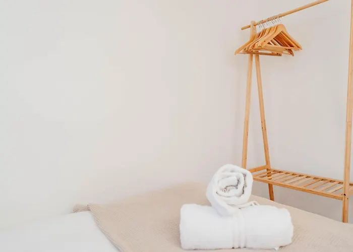 Dom wakacyjny Calm Cosy House With Beautiful Riverside Walk To Centre *