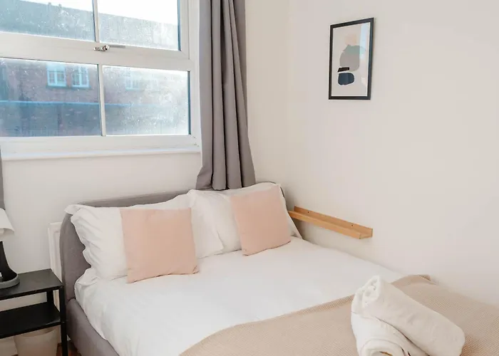 Calm Cosy House With Beautiful Riverside Walk To Centre Dom wakacyjny