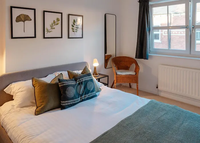 Calm Cosy House With Beautiful Riverside Walk To Centre Dom wakacyjny *