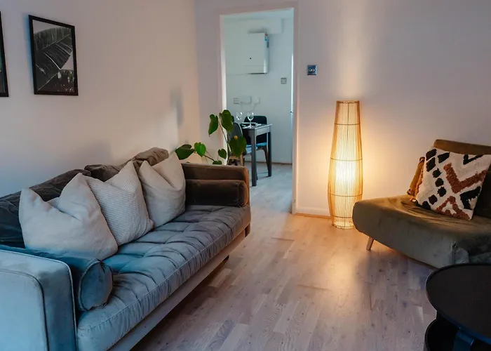 Дом отдыха Calm Cosy House With Beautiful Riverside Walk To Centre *