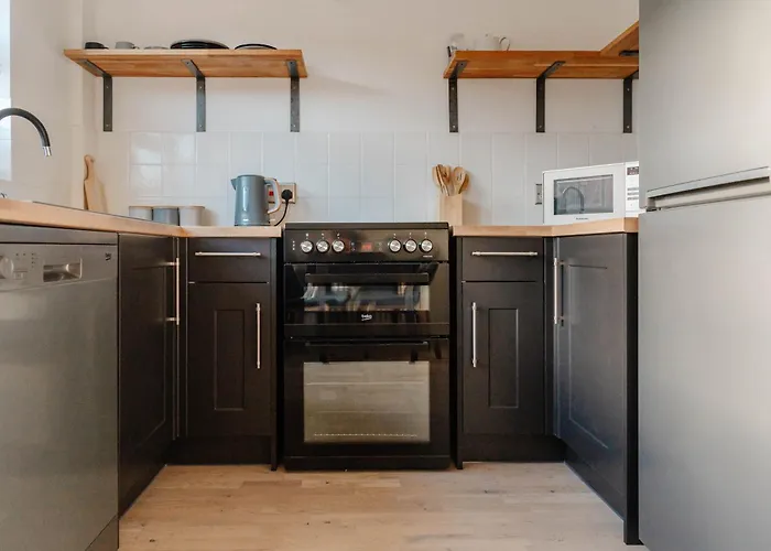 Calm Cosy House With Beautiful Riverside Walk To Centre *