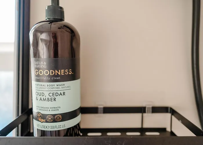 Дом отдыха Calm Cosy House With Beautiful Riverside Walk To Centre