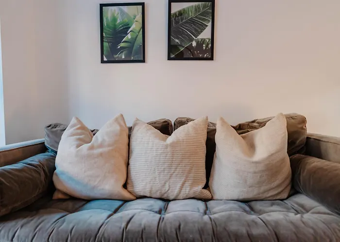 Calm Cosy House With Beautiful Riverside Walk To Centre Dom wakacyjny *