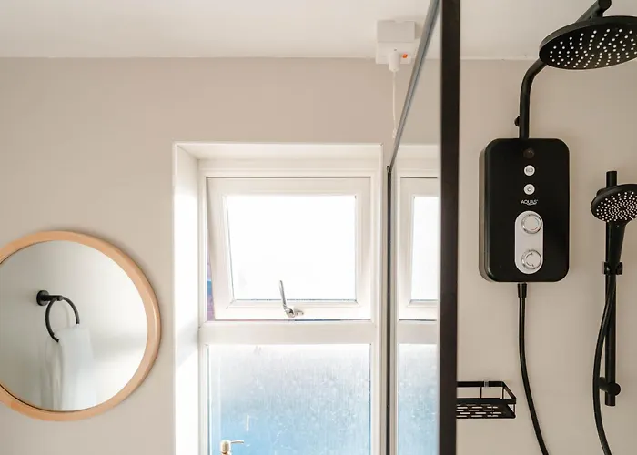 Dom wakacyjny Calm Cosy House With Beautiful Riverside Walk To Centre