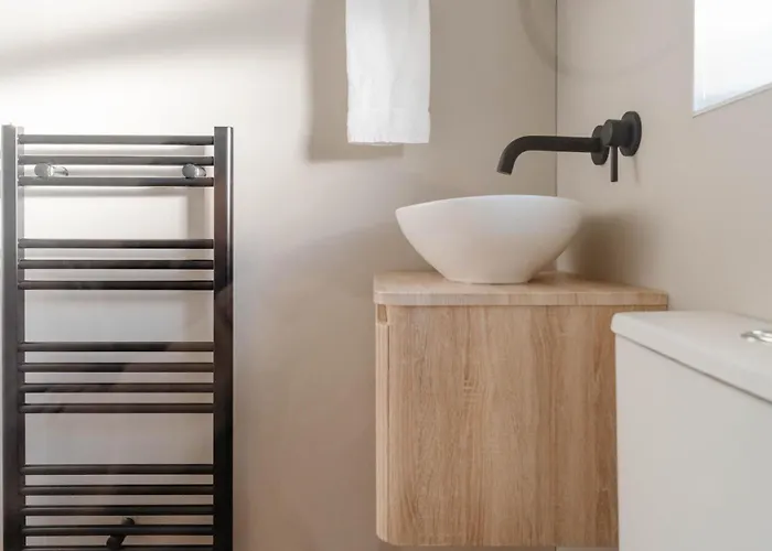 Calm Cosy House With Beautiful Riverside Walk To Centre Дом отдыха *