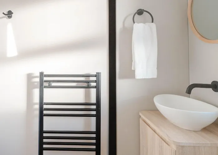 Calm Cosy House With Beautiful Riverside Walk To Centre *