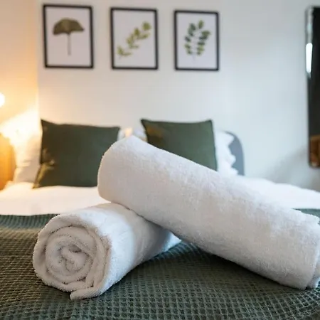 Calm Cosy House With Beautiful Riverside Walk To Centre *