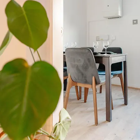 Calm Cosy House With Beautiful Riverside Walk To Centre * 요크
